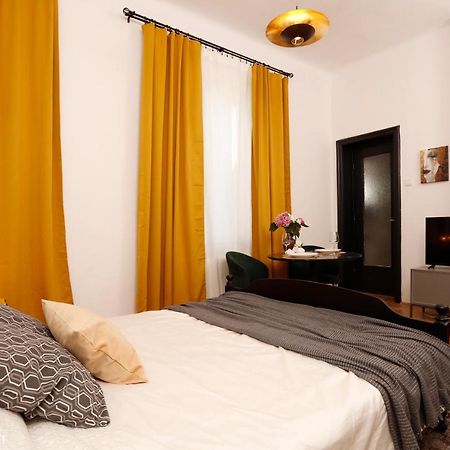 Bohemian Central Concept Studio Bukarest Exteriör bild