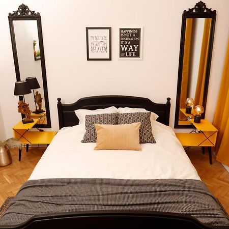 Bohemian Central Concept Studio Bukarest Exteriör bild